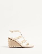 ROCKSTUD WEDGE SANDAL IN CALFSKIN WITH CORNELY EMBROIDERY 80MM - Image 5
